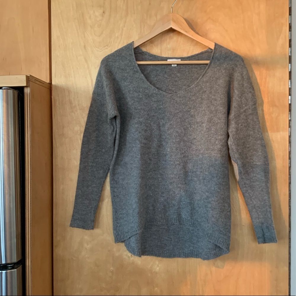 GAP knit sweater - XS